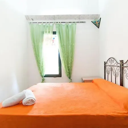 Prázdninový dům Torrepaduli Sleeps 19 Pool Air Con